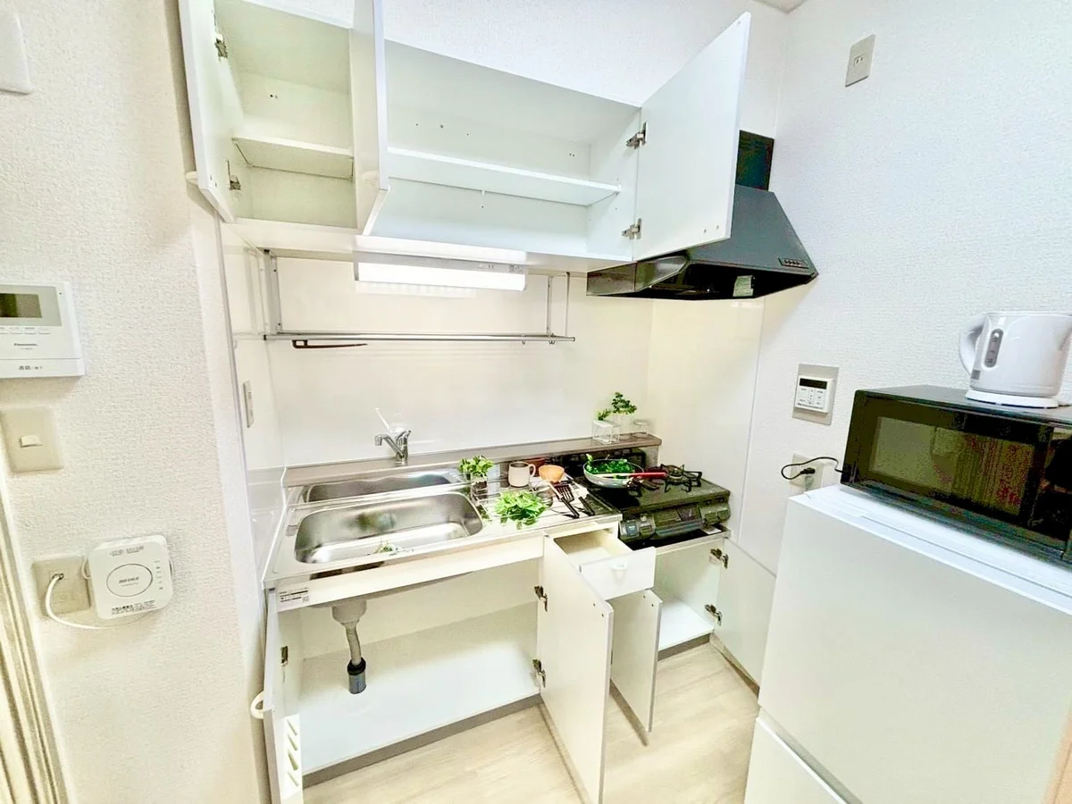 ※撮影用の観察植物・食器調理器具・雑貨類等はございません。※写真は現況優先