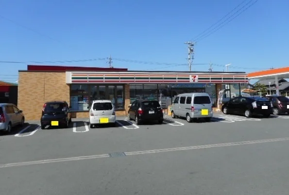 セブンイレブン松阪中道町店まで500m