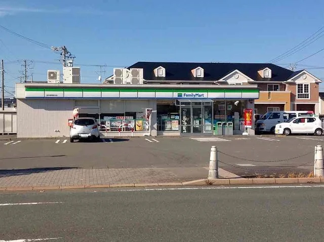 ファミリーマート袋井愛野駅北店まで285メートル