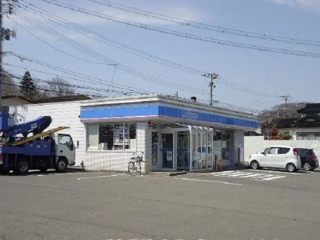 ローソン新屋比内町店まで500m