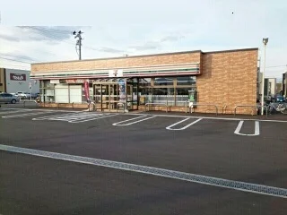 セブンイレブン弘前桔梗野店まで800m