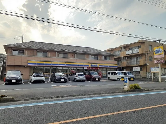 ミニストップ　鉄道博物館前店まで400m