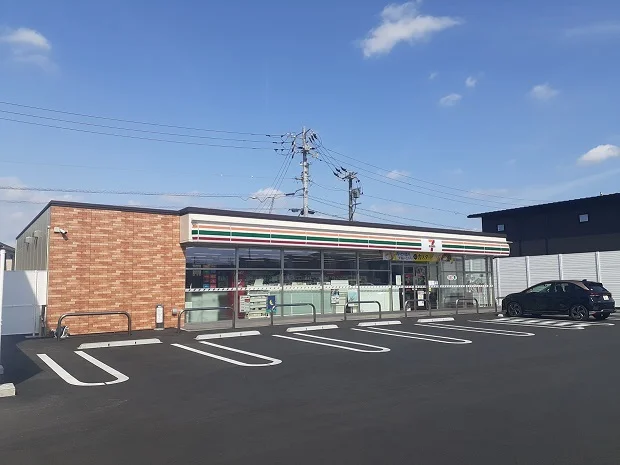 セブンイレブンまで600m