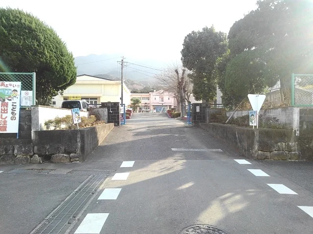 久留米市立　水縄小学校まで2000m
