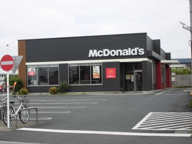 マクドナルドまで1500m