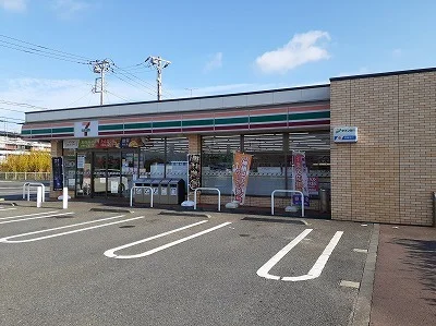 セブンイレブンまで800m