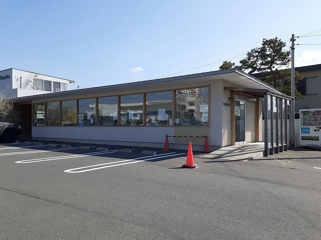 LAVANO高塚店まで2000m