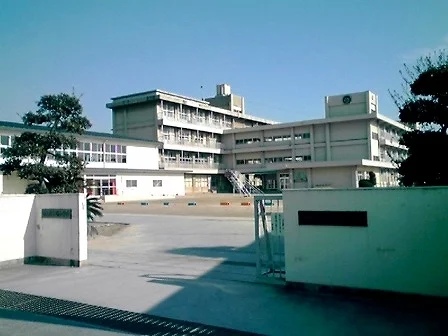 曙小学校まで300m