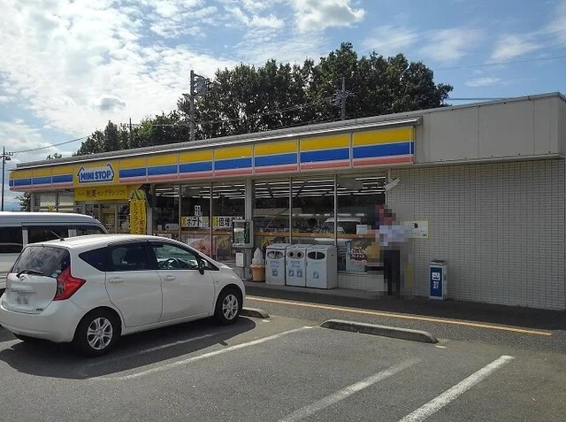 ミニストップ東松山上野本店まで490m