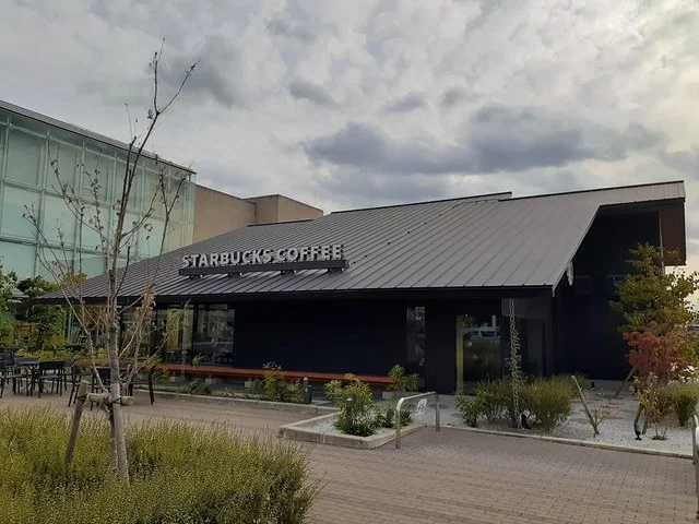 スターバックスコーヒーまで130m