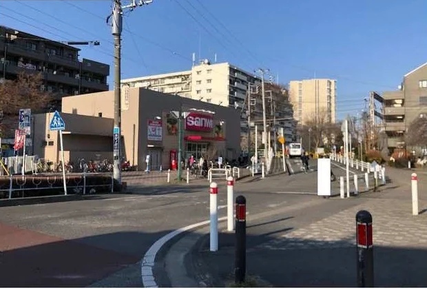 Sanwa 東林間西口店まで800m