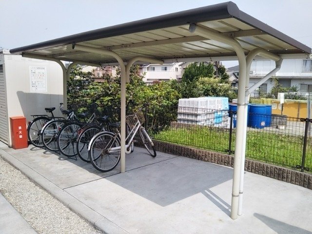屋根付き駐輪場