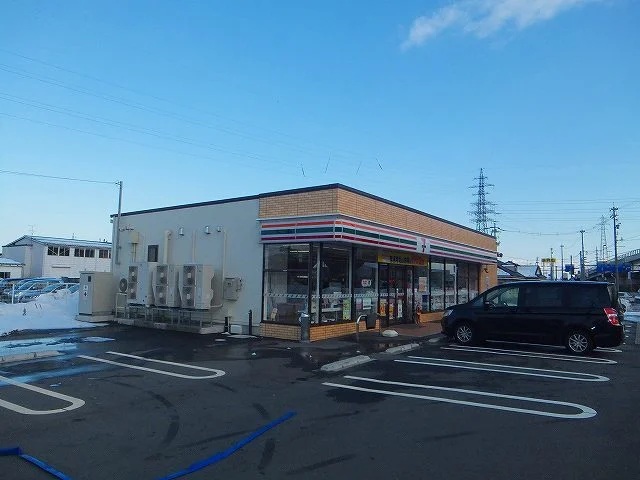 セブンイレブン高岡野村北店まで300m