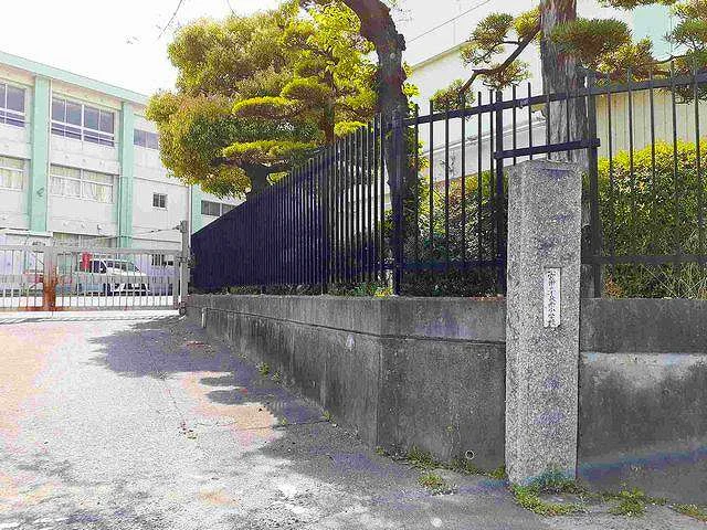 一宮市立　千秋南小学校まで1200m