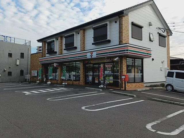 セブンイレブン大村水主1丁目店まで353m
