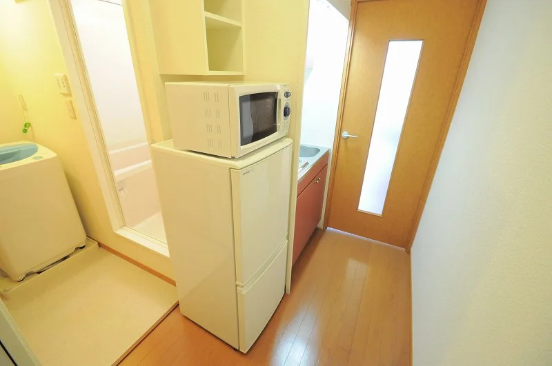 冷蔵庫・電子レンジ　(実際と異なる場合が御座います)