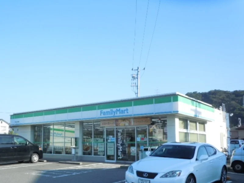 コンビニ　物件から830m、徒歩11分