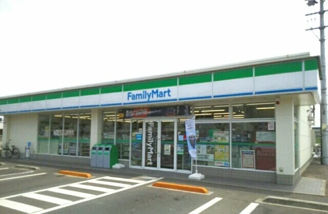 ファミリーマートさんまで187m