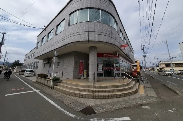 白石郵便局まで800m