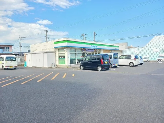 ファミリーマート鹿屋寿四丁目店まで550m