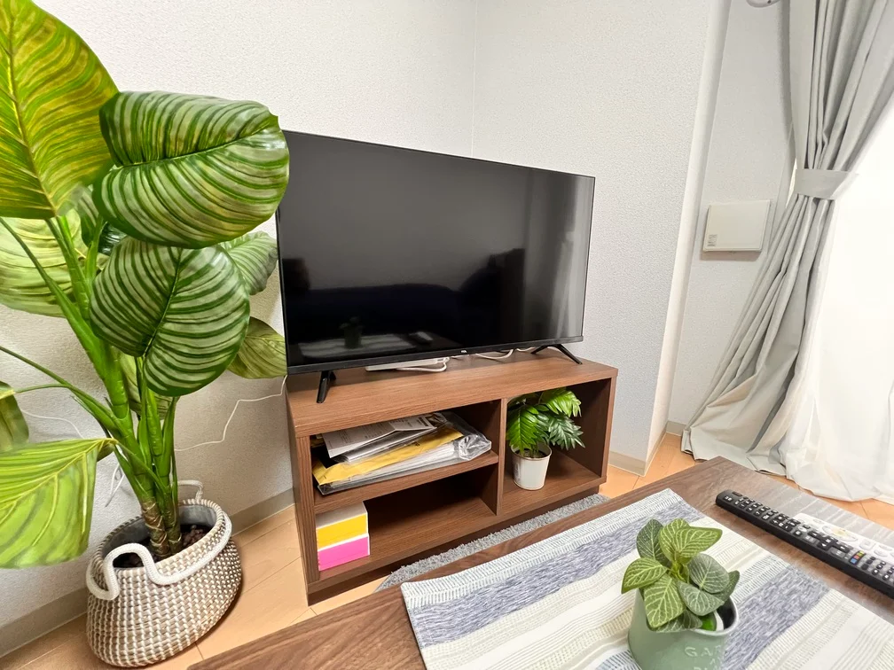 40インチのスマートTVばっかり見てずに仕事もね。