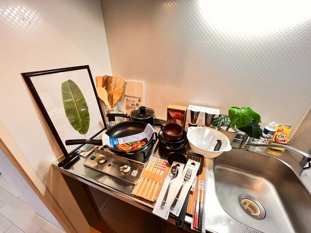 食器類や調理器具も全てそろってますよ