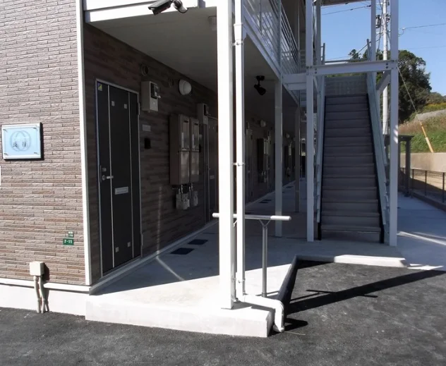 共用部分は清掃業者が清掃しております。