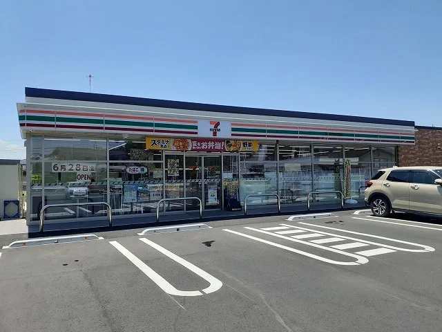 セブンイレブン甲府貢川２丁目店まで750m