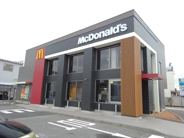 マクドナルド 甲府アルプス通りまで1400m