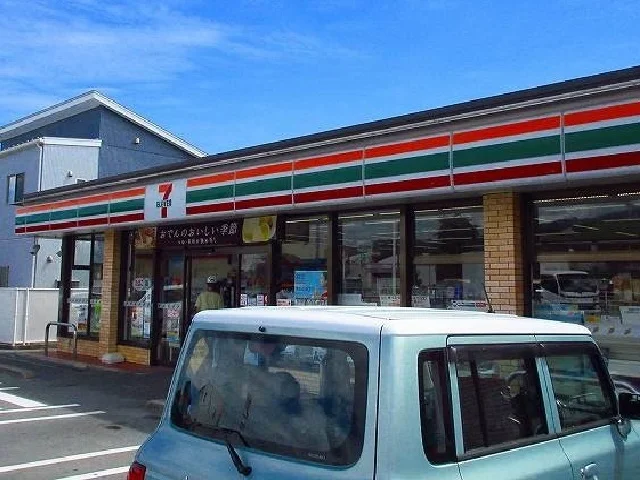 セブンイレブンまで210m