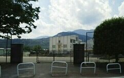 増穂小学校まで550m