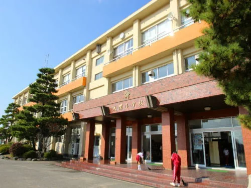 大関小学校まで2500m