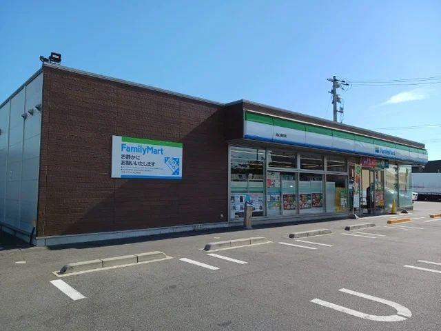 ファミリーマートさんまで160m