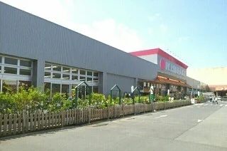 西村ジョイさんまで890m