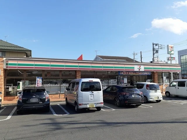 セブンイレブンまで690m