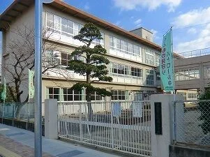城陽小学校まで850m