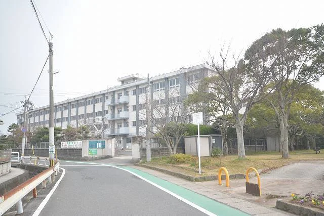 北九州市立　曽根東小学校まで450m