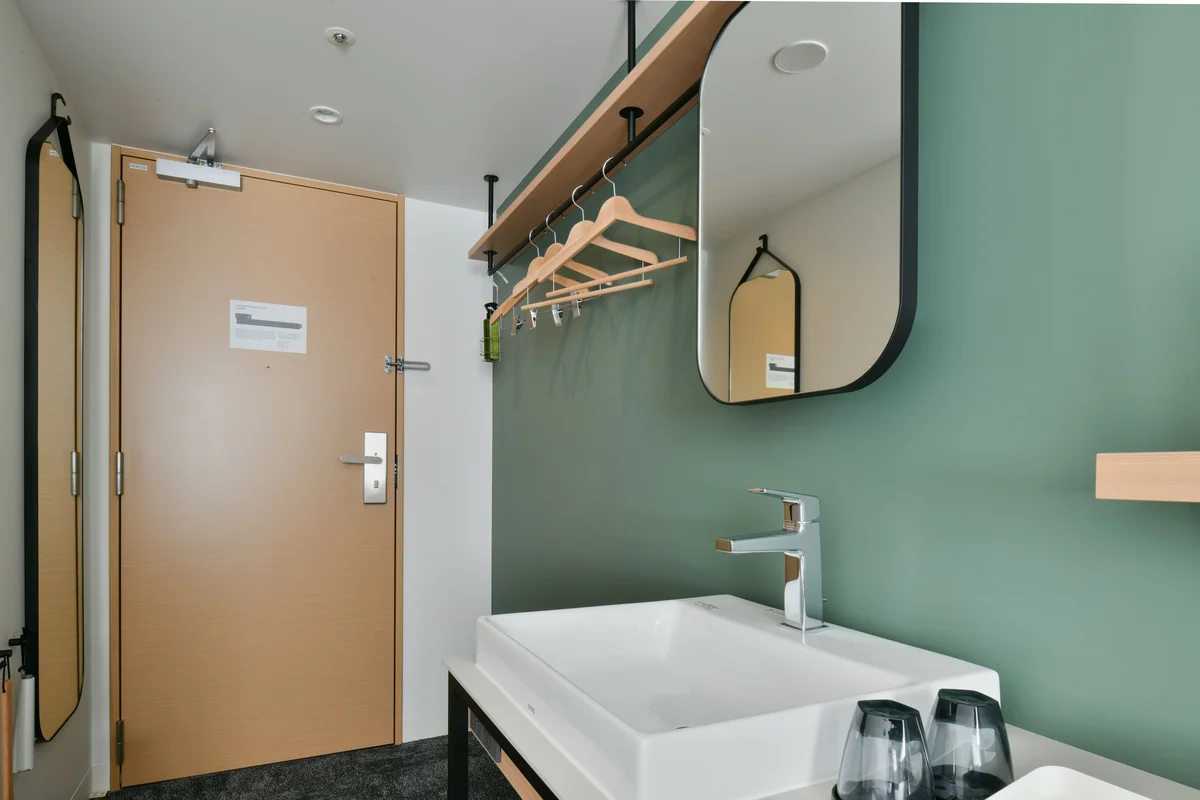 オープン収納でスッキリと。