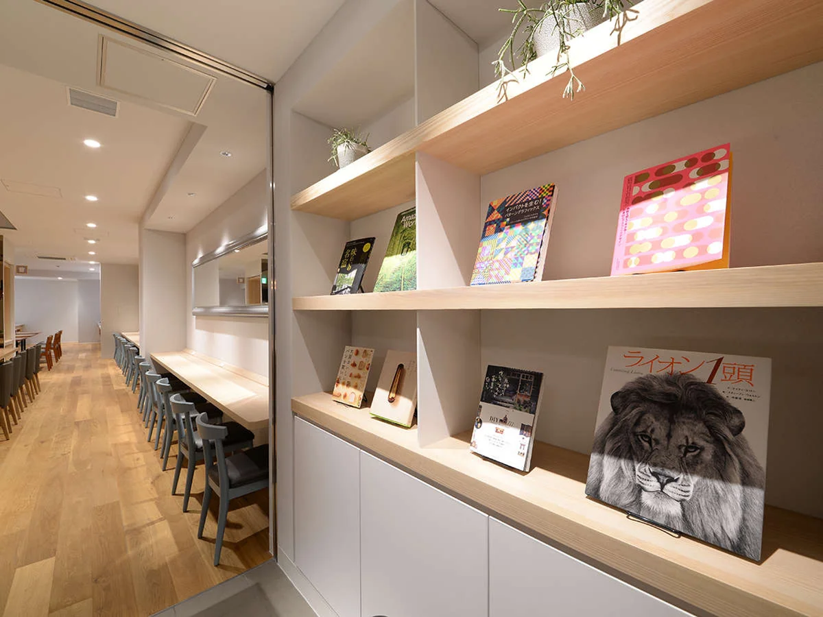 ちょっとしたブックセレクトもあります。