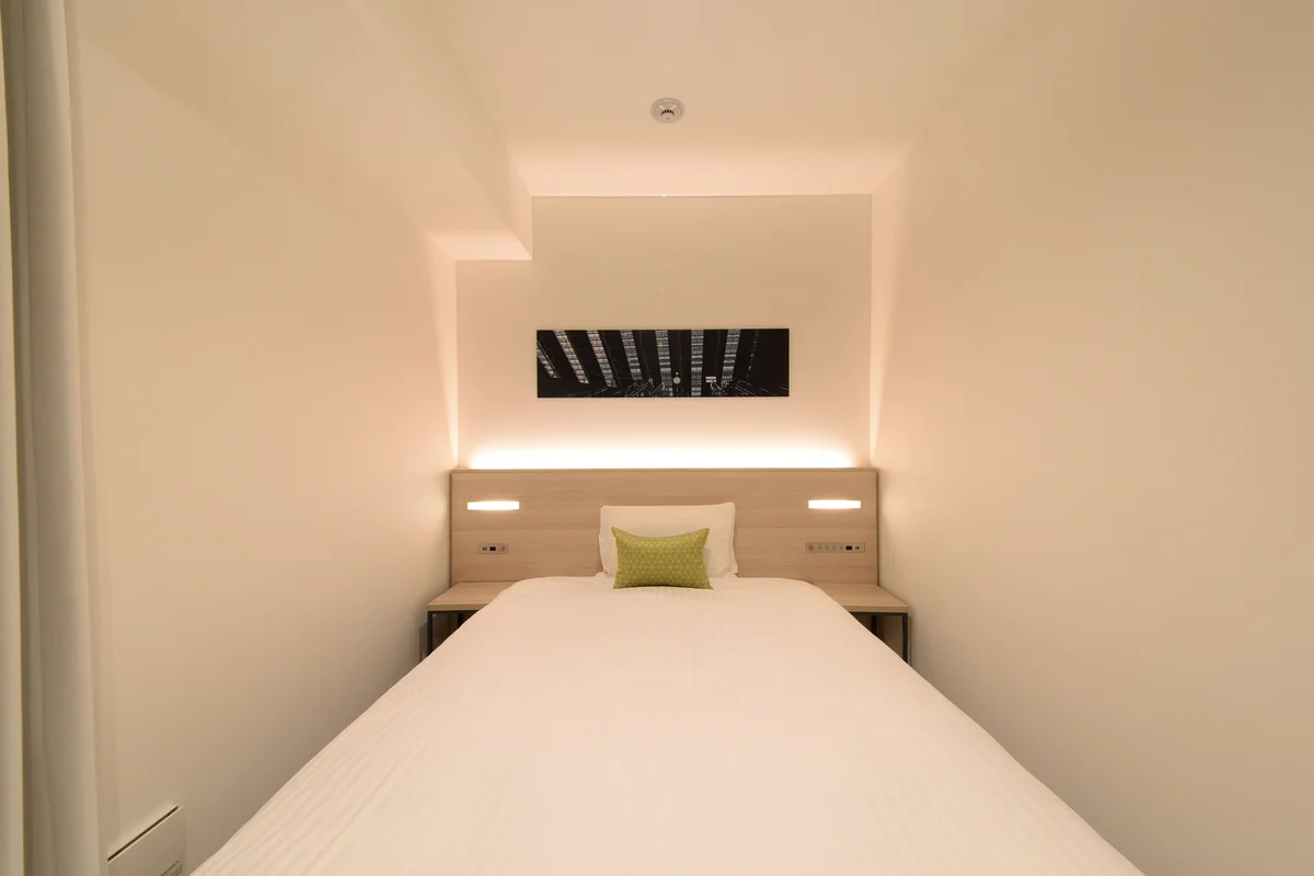 お部屋ごとにことなるアートも楽しめます。