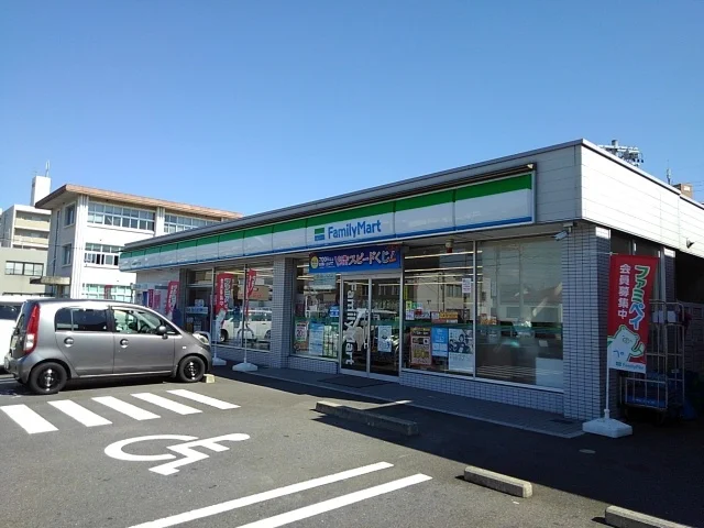 ファミリーマート神戸九丁目店まで540m