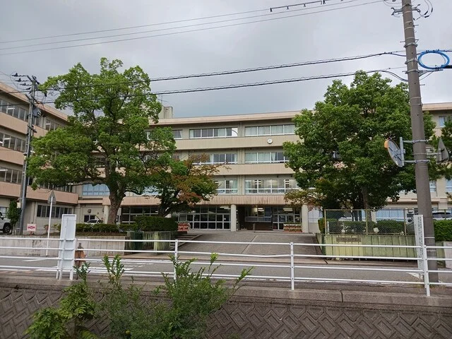 扇台小学校まで505m