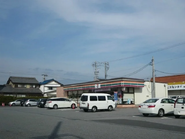 セブンイレブン中川町4丁目店まで306m