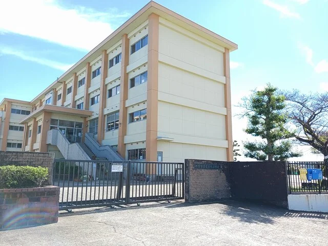一宮市立　葉栗北小学校まで1322m