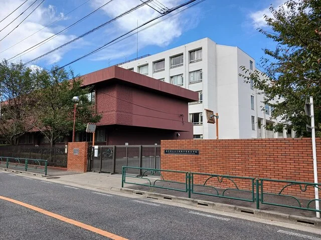 都立立川国際中等教育学校まで215m