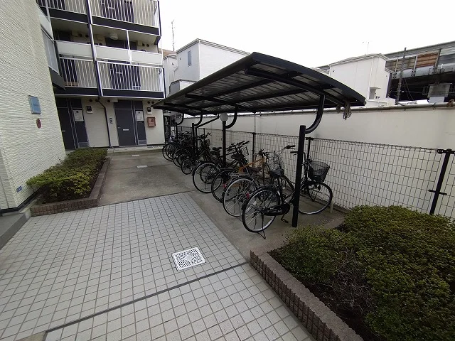 駐輪場　原付＆自転車のみ駐輪可能