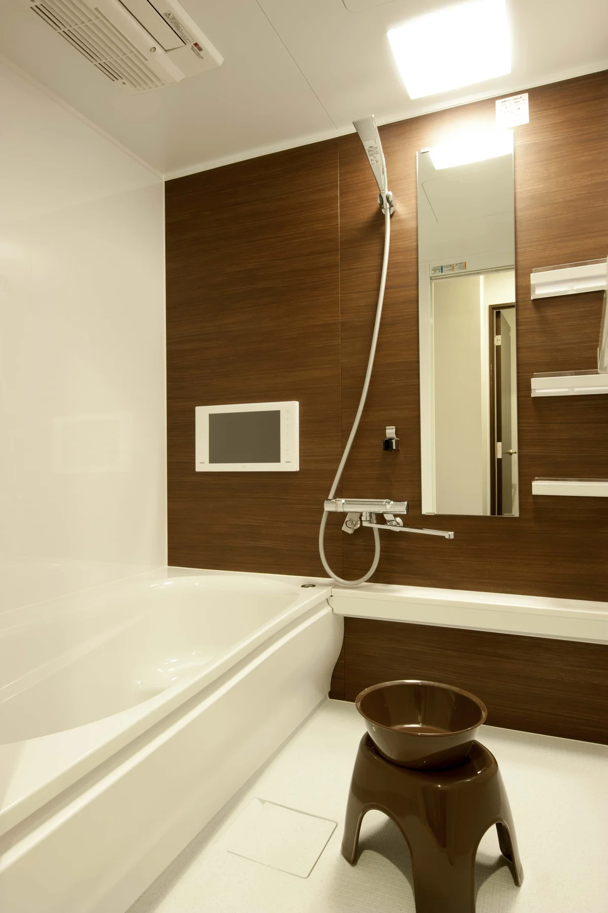 広々としたバスタブ