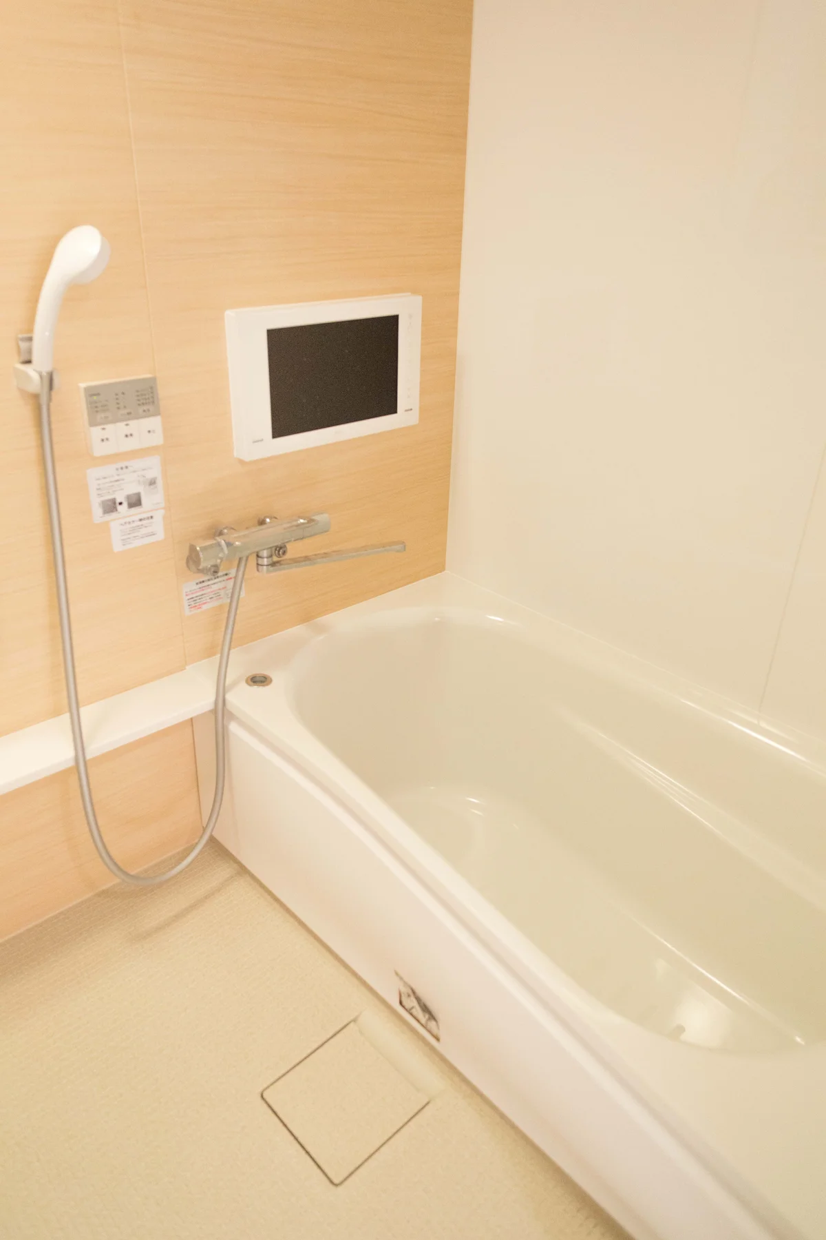 広々としたバスタブ