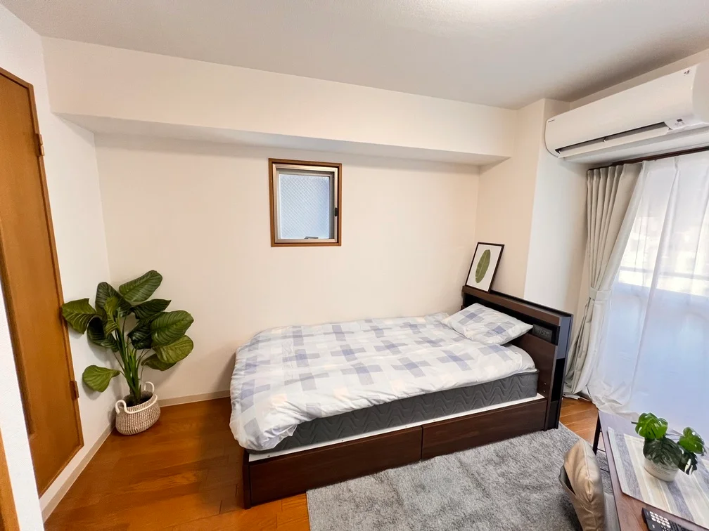 ベッドにも収納がついています。