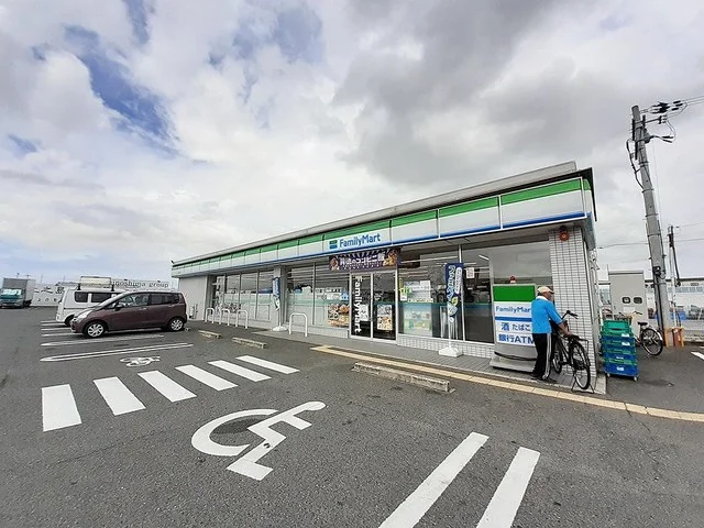 ファミリーマート八尾東町店様まで950m